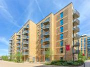 2 bedroom apartment for sale in Memorial Avenue, Slough,...