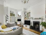 2 Bedroom Apartment For Sale In Muswell Hill, London