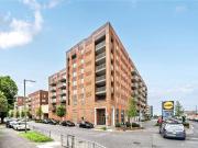 2 bedroom apartment for sale in Oxhey Drive, Watford,...