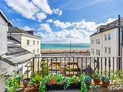 2 bedroom apartment for sale in South Parade, Southsea, PO4