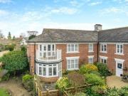 2 Bedroom Apartment For Sale In Tattenhall, Cheshire