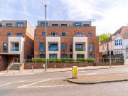 2 bedroom apartment for sale in The Cascades, Finchley...