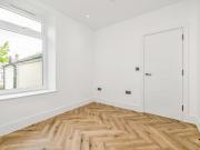 2 bedroom apartment for sale in Wyndham Crescent,... 2 bedroom apartment for sale in Wyndham Crescent,...