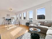 2 Bedroom Apartment Glasgow City Glasgow City 97242944