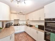 2 Bedroom Apartment Haywards Heath West Sussex 94358665