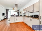 2 Bedroom Apartment Hillingdon Great London 95098292