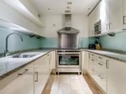 2 Bedroom Apartment House to Rent