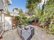 2 Bedroom Apartment House to Rent