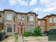 2 Bedroom Apartment Ilford Greater London 95090145