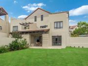 2 Bedroom Apartment in Fourways
