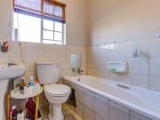 2 Bedroom Apartment in Glen Marais