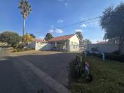 2 Bedroom Apartment in Glen Marais