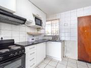 2 Bedroom Apartment in Glen Marais