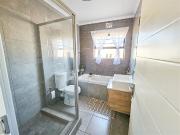 2 Bedroom Apartment in Glen Marais