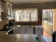 2 Bedroom Apartment in Mondeor