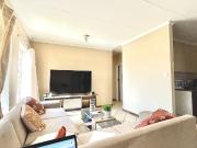 2 Bedroom Apartment in Mooikloof Ridge