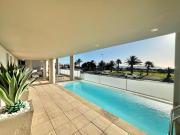 2 Bedroom Apartment in Mouille Point
