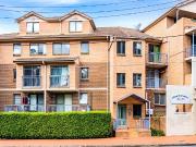 2 Bedroom Apartment in Prime Location!