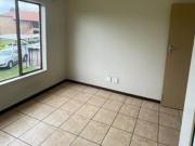 2 Bedroom Apartment in Ravensklip