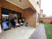 2 Bedroom Apartment in Ravenswood