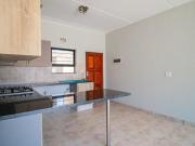 2 Bedroom Apartment in Ravenswood