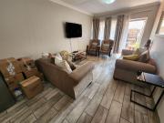2 Bedroom Apartment in Ravenswood
