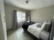 2 Bedroom Apartment in Ravenswood