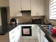 2 Bedroom Apartment in Roodepoort Central