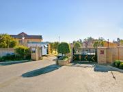 2 Bedroom Apartment in Roodepoort West