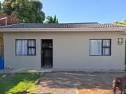 2 Bedroom Apartment in Rowallan Park and surrounds