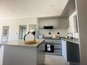 2 Bedroom Apartment in Table View