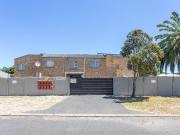 2 Bedroom Apartment in Tableview