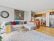 2 bedroom apartment in the heart of st kilda