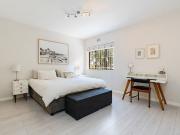 2 Bedroom Apartment in Three Anchor Bay