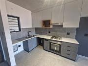 2 Bedroom Apartment in Waterkloof Ridge
