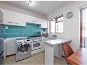 2 Bedroom Apartment in Wynberg