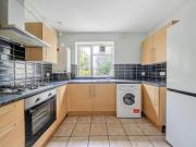 2 Bedroom Apartment Kingston Upon Thames Greater London...