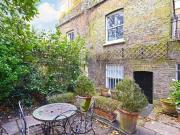 2 Bedroom Apartment London Greater London 92746757