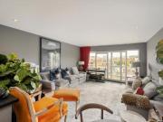 2 Bedroom Apartment London Greater London 93437177