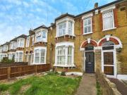 2 Bedroom Apartment London Greater London 93765737