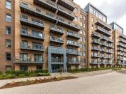 2 Bedroom Apartment London Greater London 93831348