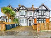 2 Bedroom Apartment London Greater London 94358880