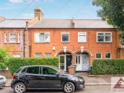 2 Bedroom Apartment London Greater London 94422788