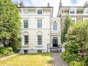 2 Bedroom Apartment London Greater London 95026518