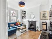 2 Bedroom Apartment London Greater London 95745129