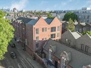 2 Bedroom Apartment London Greater London 96126937