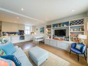 2 Bedroom Apartment London Greater London 97087196