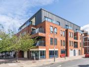 2 Bedroom Apartment London Greater London LS97275994