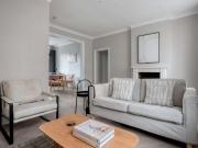 2 Bedroom Apartment London London 71700809