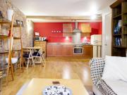 2 Bedroom Apartment London London 77951618